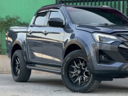 ISUZU D-MAX CAB4 VCROSS 3.0ZP MT 4WD(Euro5) ปี2024 ราคา899,000บาท