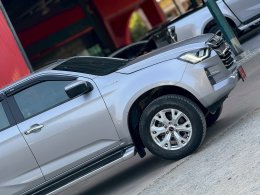 ISUZU D-MAX CAB 4 1.9 HI-LANDER Z MT(AB/ABS) ปี2022 ราคา649,000บาท