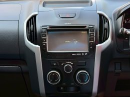 /D-MAX CAB 4 HILANDER2.5 Z DDI (ABS) MTปี2014/ ราคา 359,000 บาท