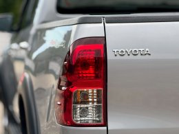 TOYOTA HILUX REVO DUAL CAB 2.4 PRERUNNER G AT ปี2017 ราคา549,000บาท