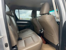 TOYOTA HILUX REVO DUAL CAB 2.4 PRERUNNER G AT ปี2017 ราคา549,000บาท