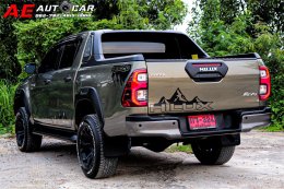 TOYOTA HILUX REVO DUAL CAB 2.8  ROCCO 4WD AT ปี2021 ราคา989,000บาท