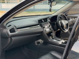 HONDA CIVIC 1.8 E IVTEC (AB/ABS) ATปี2017 ราคา 569,000 บาท