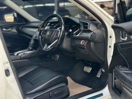 HONDA CIVIC FC 1.5 RS  ปี2017 ราคา699,000บาท