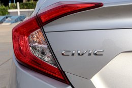 HONDA CIVIC FC 1.8 EL ปี2017 ราคา539,000บาท มือสอง