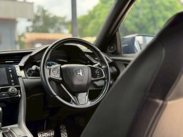 HONDA CIVIC FK 1.5 TURBO CVT HATCH ปี2017 ราคา729,000บาท