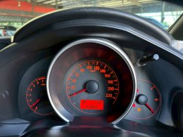 HONDA JAZZ 1.5 AT ปี2016 ราคา359,000บาท