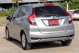 HONDA JAZZ 1.5 S I-VTEC (AB/ABS)ATปี2018 ราคา429,000บาท มือสอง