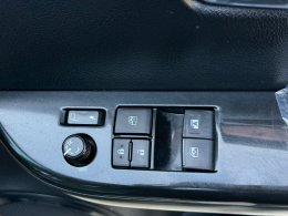 TOYOTA HILUX REVO SMART CAB 2.4 E MT (AB/ABS) ปี2017 ราคา379,000บาท