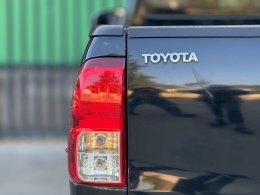 TOYOTA HILUX REVO SMART CAB 2.4 E MT (AB/ABS) ปี2017 ราคา379,000บาท