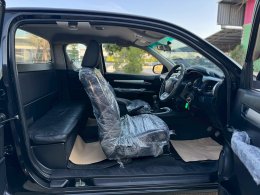 TOYOTA HILUX REVO SMART CAB 2.4 E MT (AB/ABS) ปี2017 ราคา379,000บาท