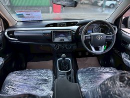 TOYOTA HILUX REVO SMART CAB 2.4 E MT (AB/ABS) ปี2017 ราคา379,000บาท