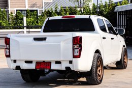 ISUZU D-MAX CAB4 1.9 ปี2021 ราคา559,000บาท มือสอง