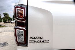 ISUZU D-MAX CAB4 3.0 VCROSS M 4WD ATปี2020/829,000บาท