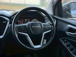 ISUZU D-MAX CAB 4 1.9  HI-LANDER Z AT ปี2020 ราคา659,000บาท