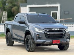 ISUZU D-MAX CAB 4 3.0 VCROSS M 4WD ATปี2023/ ราคา 899,000 บาท