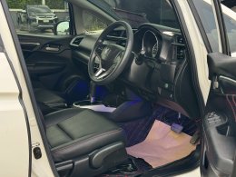 HONDA JAZZ1.5 V+ I-VTEC CVT HATCH (AB/ABS) AT ปี2019 ราคา449,000บาท