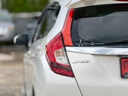 HONDA JAZZ1.5 V+ I-VTEC CVT HATCH (AB/ABS) AT ปี2019 ราคา449,000บาท