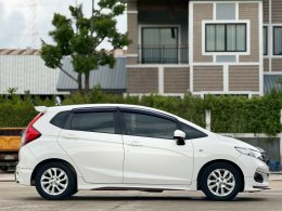 HONDA JAZZ1.5 V+ I-VTEC CVT HATCH (AB/ABS) AT ปี2019 ราคา449,000บาท