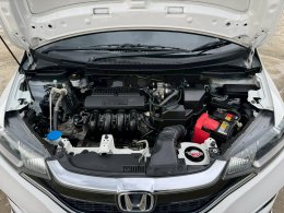 HONDA JAZZ1.5 V+ I-VTEC CVT HATCH (AB/ABS) AT ปี2019 ราคา449,000บาท