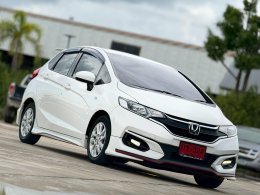 HONDA JAZZ1.5 V+ I-VTEC CVT HATCH (AB/ABS) AT ปี2019 ราคา449,000บาท