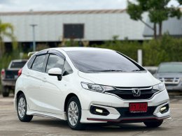 HONDA JAZZ1.5 V+ I-VTEC CVT HATCH (AB/ABS) AT ปี2019 ราคา449,000บาท