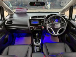 HONDA JAZZ1.5 V+ I-VTEC CVT HATCH (AB/ABS) AT ปี2019 ราคา449,000บาท