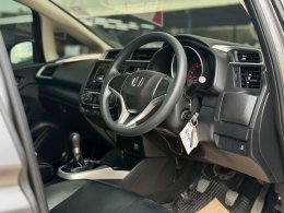 HONDA JAZZ 1.5 S I-VTEC MT HATCH (AB/ABS) MT ปี2018 ราคา429,000บาท