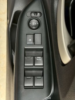 HONDA JAZZ 1.5 S I-VTEC MT HATCH (AB/ABS) MT ปี2018 ราคา429,000บาท