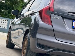 HONDA JAZZ 1.5 S I-VTEC MT HATCH (AB/ABS) MT ปี2018 ราคา429,000บาท