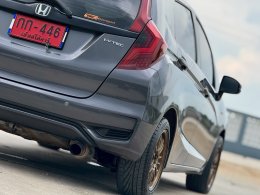 HONDA JAZZ 1.5 S I-VTEC MT HATCH (AB/ABS) MT ปี2018 ราคา429,000บาท