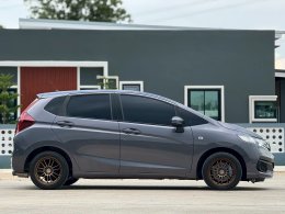 HONDA JAZZ 1.5 S I-VTEC MT HATCH (AB/ABS) MT ปี2018 ราคา429,000บาท