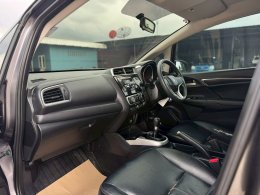 HONDA JAZZ 1.5 S I-VTEC MT HATCH (AB/ABS) MT ปี2018 ราคา429,000บาท