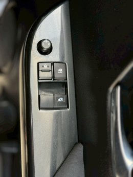 TOYOTA REVO SMART CAB 2.4 Z EDITION MID MT ปี2020 ราคา419,000บาท