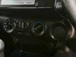 TOYOTA REVO SMART CAB 2.4 Z EDITION MID MT ปี2020 ราคา419,000บาท