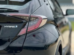 TOYOTA C-HR 1.8 HV MID CVT (HYBRID) AT ปี2020 ราคา659,000บาท