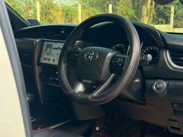 TOYOTA FORTUNER 2.4 LEGENDER ปี2020 ราคา1,190,000บาท