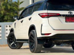 TOYOTA FORTUNER 2.4 LEGENDER ปี2020 ราคา1,190,000บาท