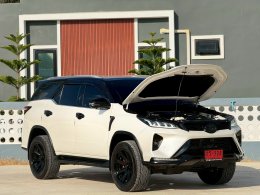 TOYOTA FORTUNER 2.4 LEGENDER ปี2020 ราคา1,190,000บาท