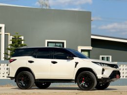TOYOTA FORTUNER 2.4 LEGENDER ปี2020 ราคา1,190,000บาท