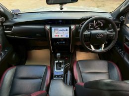 TOYOTA FORTUNER 2.4 LEGENDER ปี2020 ราคา1,190,000บาท