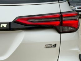 TOYOTA FORTUNER 2.4 Legender 4WD AT 2022/1,269,000