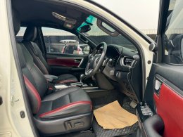 TOYOTA FORTUNER 2.4 Legender 4WD AT 2022/1,269,000