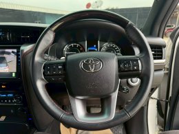TOYOTA FORTUNER 2.4 Legender 4WD AT 2022/1,269,000