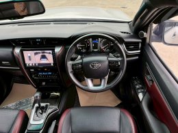 TOYOTA FORTUNER 2.4 Legender 4WD AT 2022/1,269,000