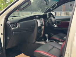 TOYOTA FORTUNER 2.4 Legender 4WD AT 2022/1,269,000