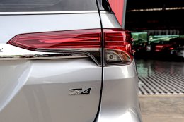 TOYOTA FORTUNER 2.4 V 4WD AT ปี2017 ราคา 869,000