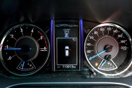 TOYOTA FORTUNER 2.4 V 4WD AT ปี2017 ราคา 869,000