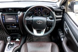 TOYOTA FORTUNER 2.4 V 4WD AT ปี2017 ราคา 869,000