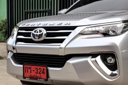 TOYOTA FORTUNER 2.4 V 4WD AT ปี2017 ราคา 869,000